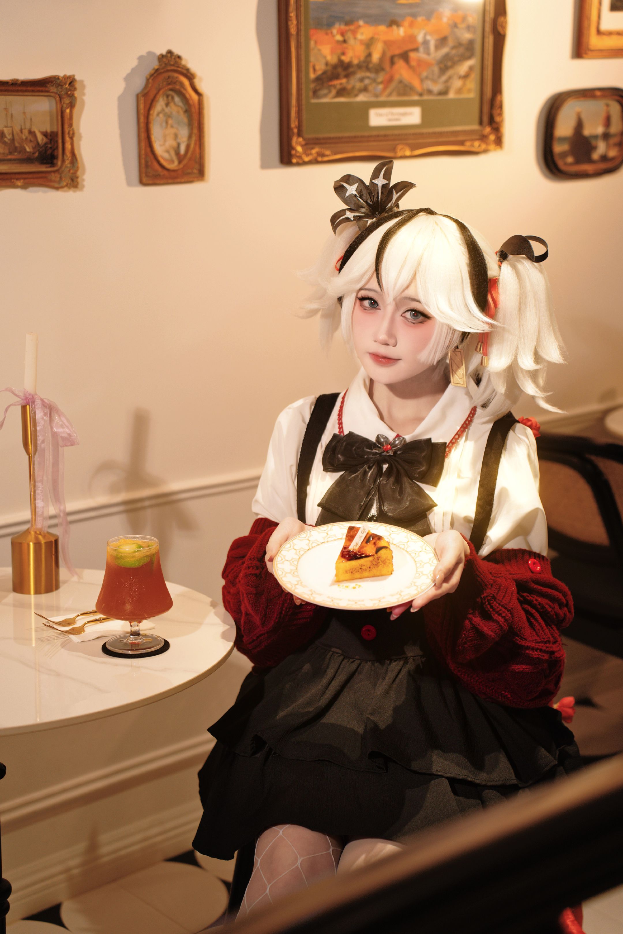 dy@柒染爱喝奶茶 邪恶草莓🍓小蛋糕 椿の冬日邀约 cos 鸣潮 椿 冬日邀约  第2张