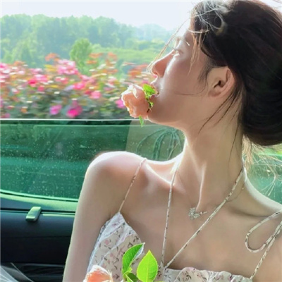 甜到心里！2025夏日女生头像合集，每一款都超有范儿  第7张