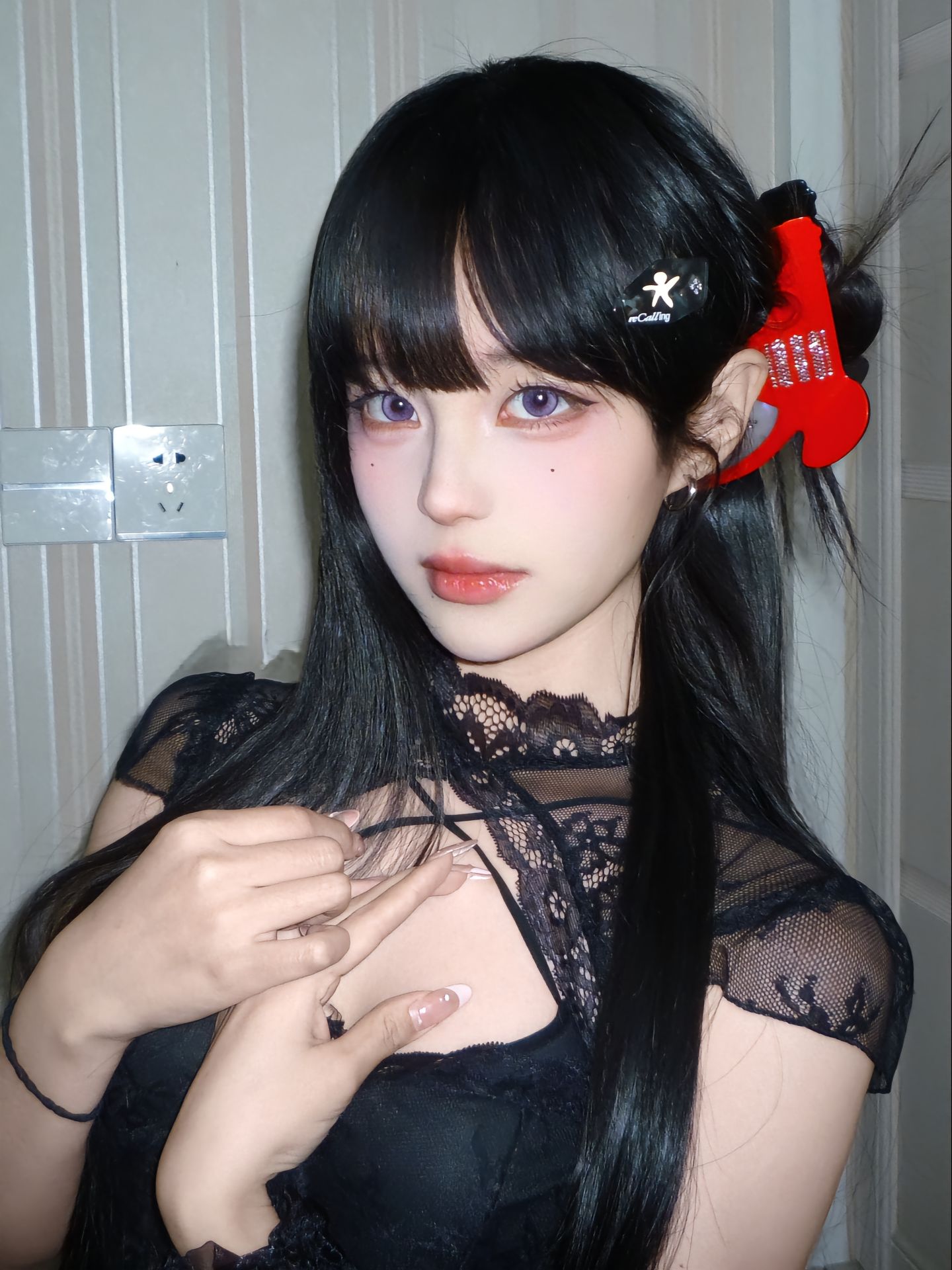 dy@一颗李建勋 姐姐 清冷感 黑长直 分享照片 inmyfeelings  第1张