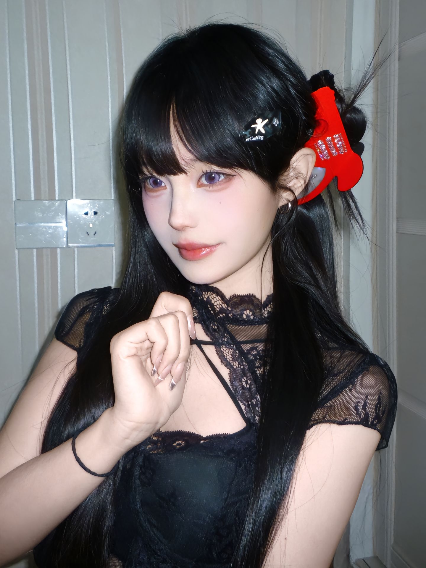 dy@一颗李建勋 姐姐 清冷感 黑长直 分享照片 inmyfeelings  第2张