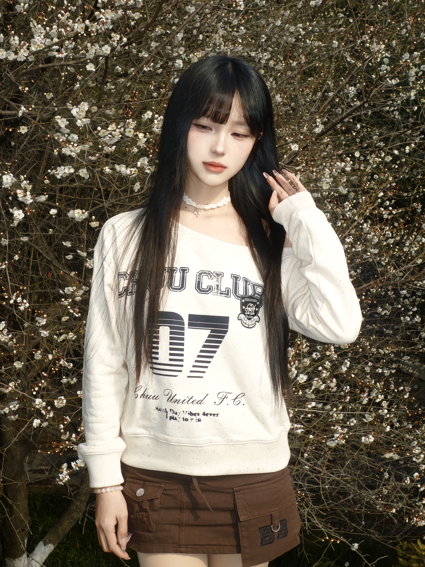 dy@一颗李建勋 你的眼里盛满细碎的月光 清冷感 黑长直 ootd穿搭 今天穿什么 chuu  第3张
