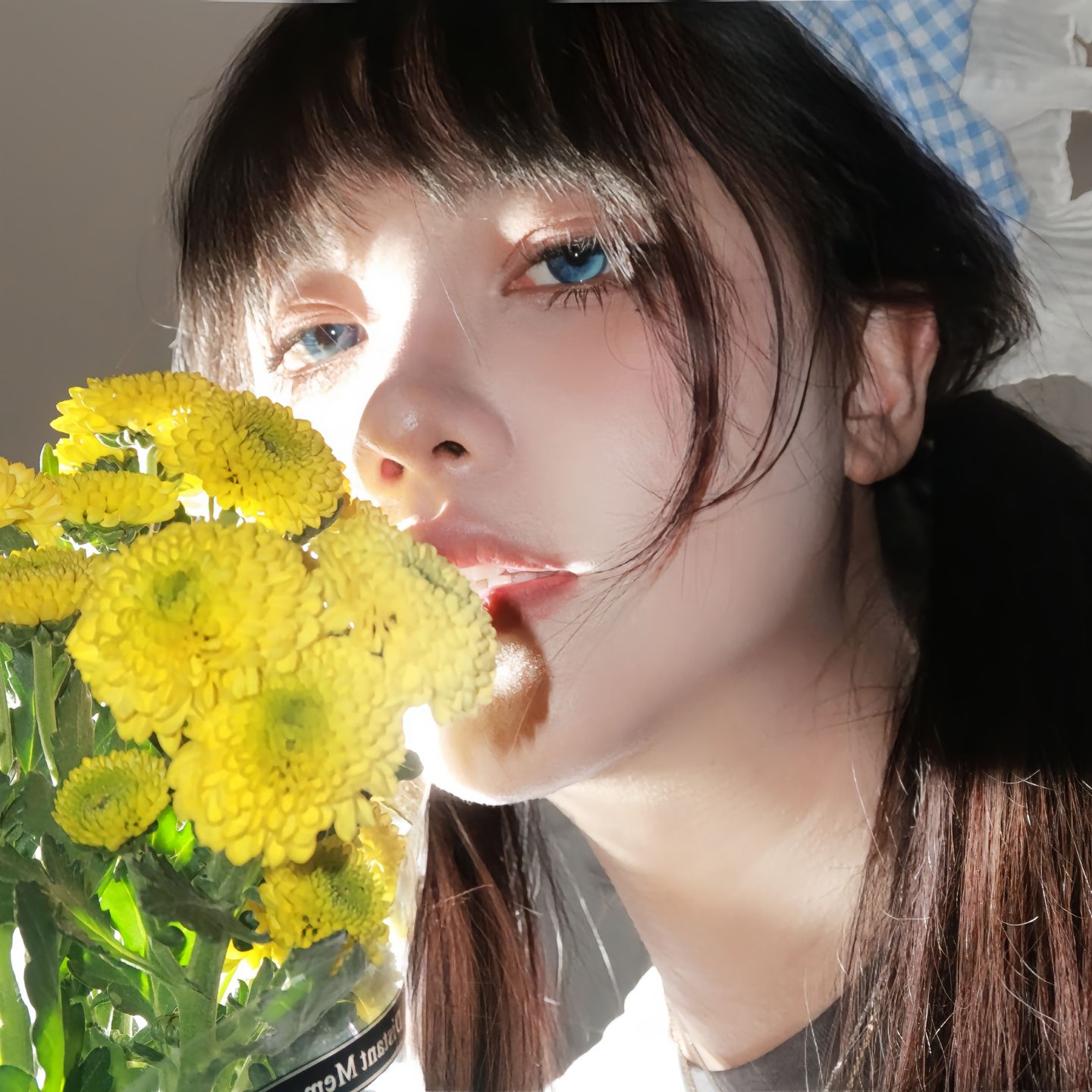 dy@奶盖哦 向春天。#怼脸拍 #拉近镜头 #氛围感 #侧颜  第2张