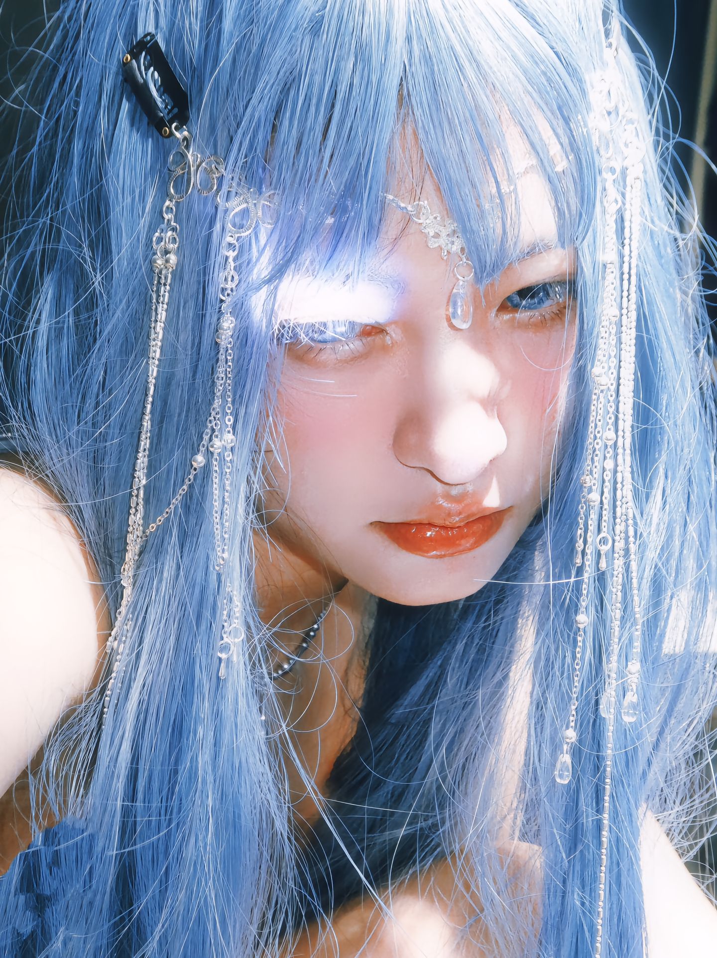 dy@奶盖哦 蓝色大海的传说。#分享照片#怼脸拍#蓝发#歌曲超负荷记  第4张